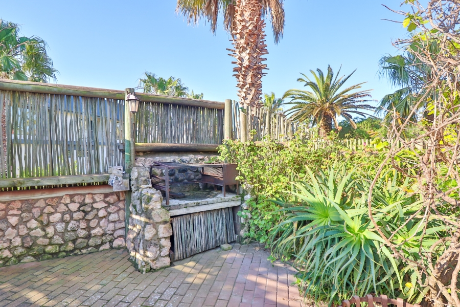 4 Bedroom Property for Sale in Bluewater Bay Western Cape